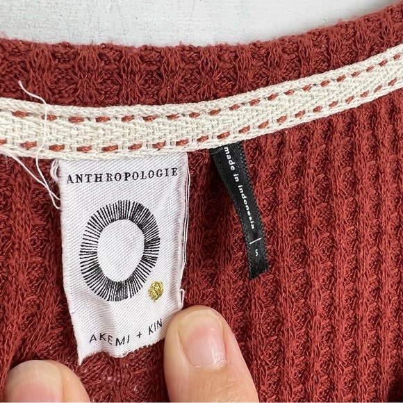 AKEMI + KIN Small Thermal Waffle Knit Twist Front Top‎ Burnt Sienna - Picture 4 of 8